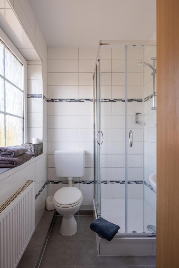 Gaestehaus Olympia Wilhelmshaven - Moderne Einzelzimmer Mit Eigenem Bad Fuer Monteure Schortens Dış mekan fotoğraf